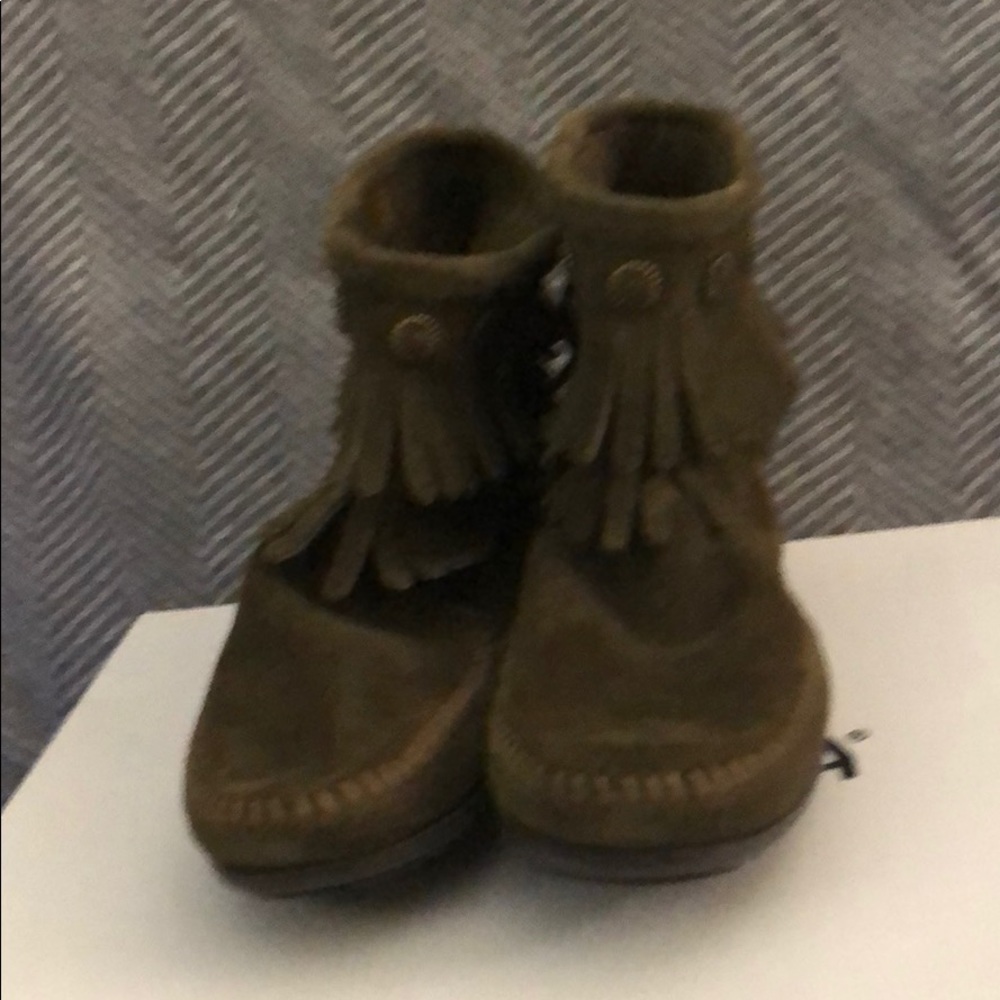 Minnetonka Double Fringe Side Zip Loden